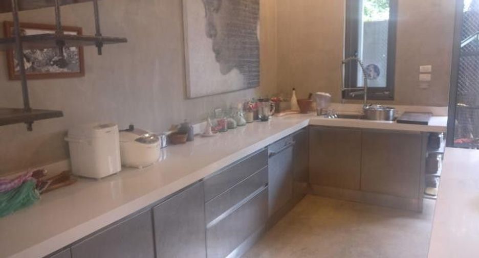 Villa en venta y en alquiler de 7 habitaciones en Watthana, Bangkok