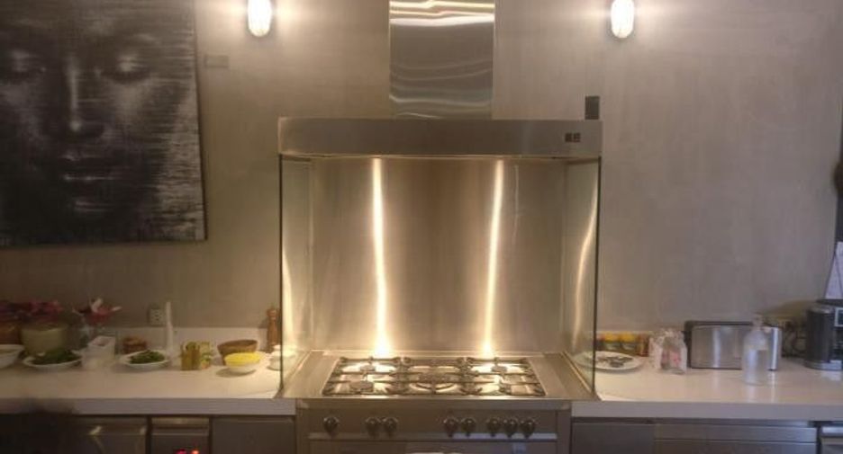 Villa en venta y en alquiler de 7 habitaciones en Watthana, Bangkok