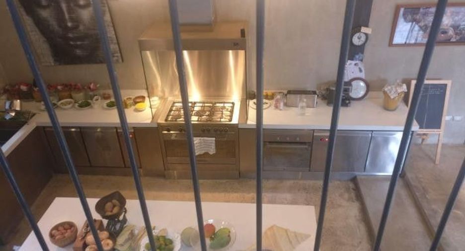 Villa en venta y en alquiler de 7 habitaciones en Watthana, Bangkok