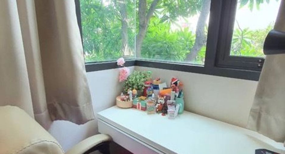 For sale 1 bed condo in Phra Khanong, Bangkok