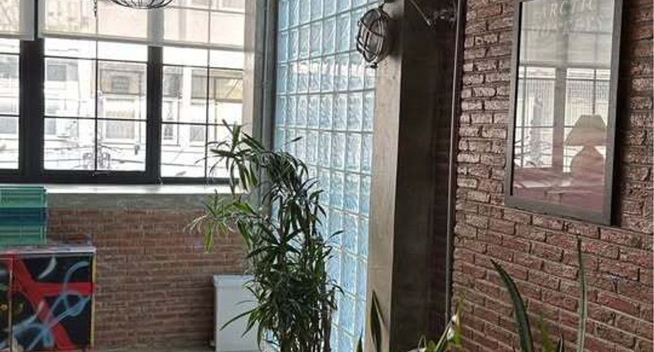 For sale 4 bedrooms townhouse in Yan Nawa, Bangkok