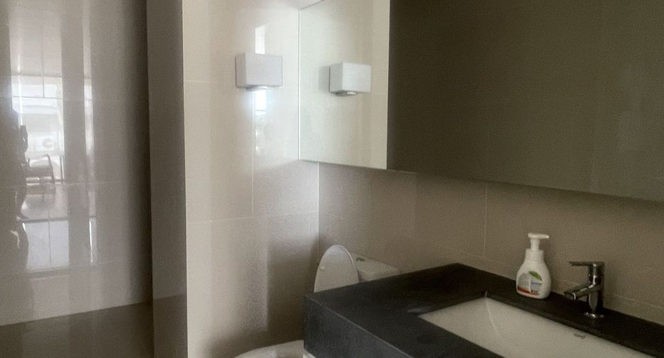For sale 4 bedrooms townhouse in Yan Nawa, Bangkok
