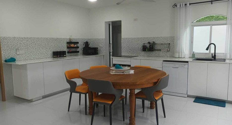 For sale 4 bedrooms villa in Mueang Phuket, Phuket