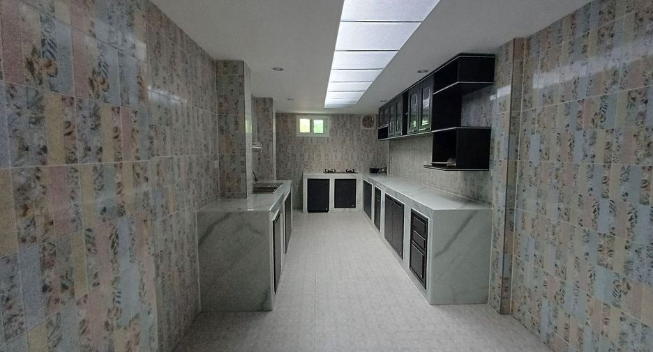 出租 6 卧室 独立屋 在 Phra Khanong, 曼谷