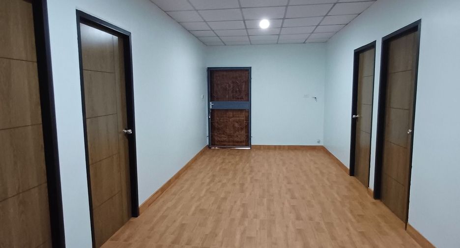 出租 6 卧室 独立屋 在 Phra Khanong, 曼谷