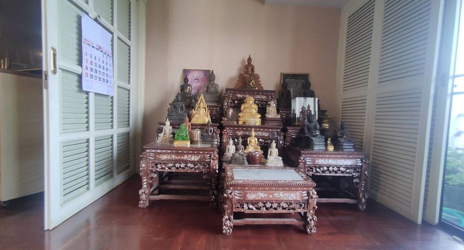 Gewerbefläche zum Kauf mit 5 Zimmer in Ratchathewi, Bangkok