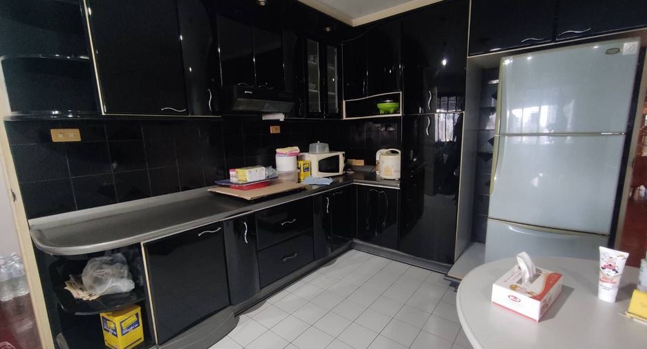 Gewerbefläche zum Kauf mit 5 Zimmer in Ratchathewi, Bangkok