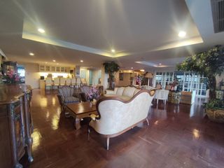 For sale 5 bedrooms retail Space in Ratchathewi, Bangkok
