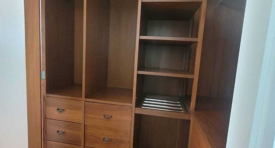Аренда 2 спальни кондо в Ратчатхещи, Бангкок