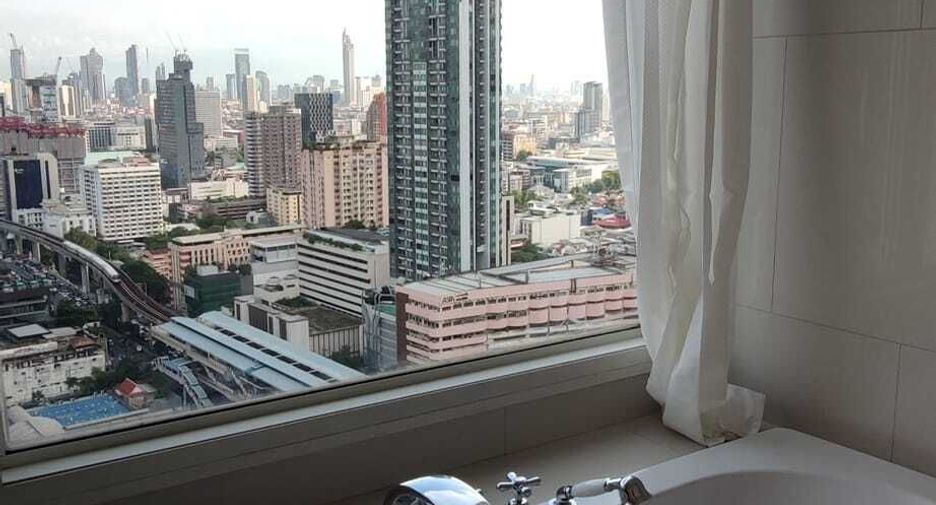 For rent 2 bedrooms condo in Ratchathewi, Bangkok