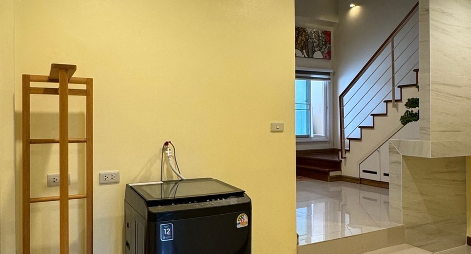 For rent 5 bedrooms villa in Si Racha, Chonburi
