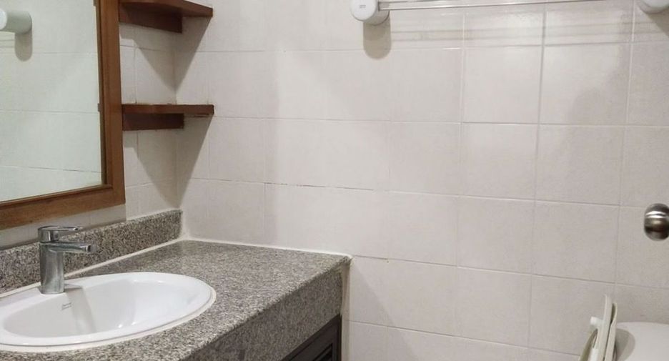 For rent 2 bedrooms apartment in Khlong Toei, Bangkok