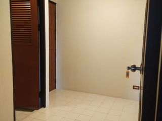 Apartamento en alquiler de 2 habitaciones en Khlong Toei, Bangkok