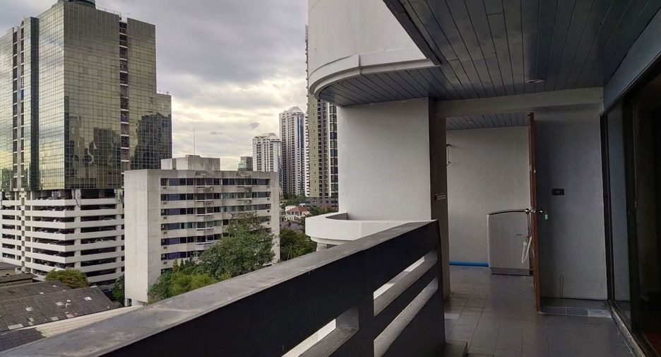 For rent 2 bedrooms apartment in Khlong Toei, Bangkok