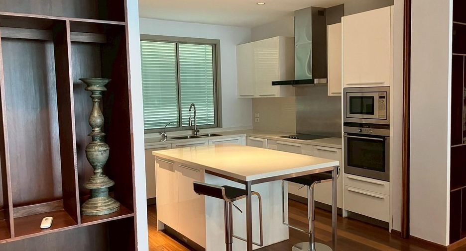For rent 3 bedrooms condo in Khlong Toei, Bangkok