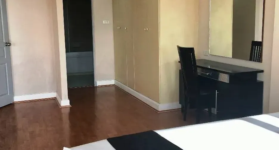 Wohnung zur Miete mit 3 Zimmer in Khlong Toei, Bangkok