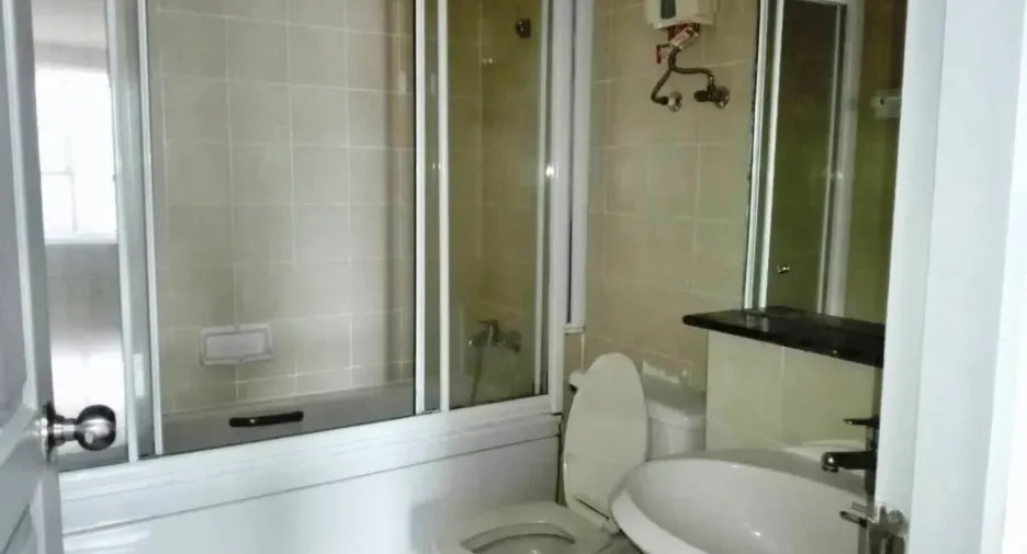 Wohnung zur Miete mit 3 Zimmer in Khlong Toei, Bangkok