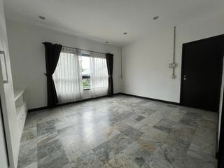 For rent 4 bedrooms townhouse in Phaya Thai, Bangkok