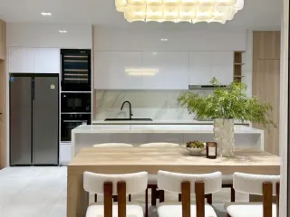 Villa en venta y en alquiler de 5 habitaciones en Kathu, Phuket