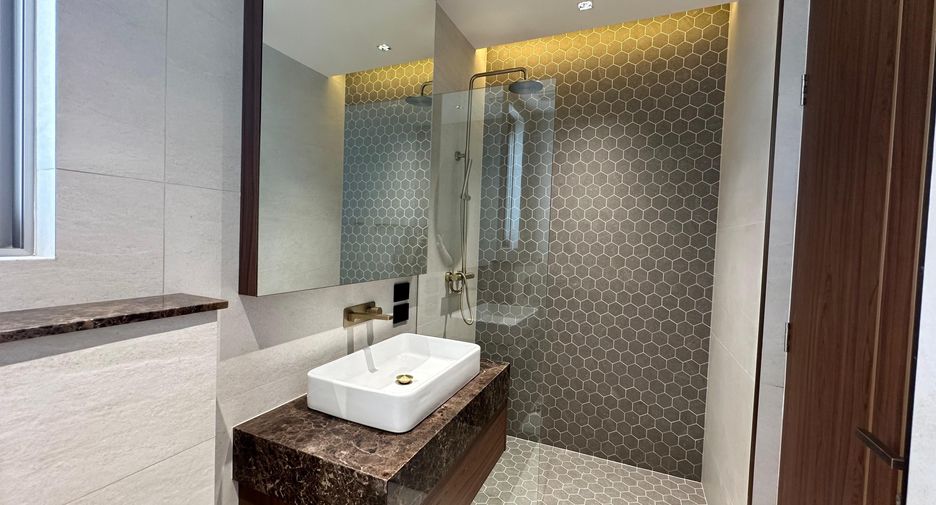 For rent 4 bedrooms villa in Thalang, Phuket