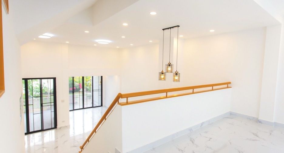 For sale 3 bedrooms townhouse in Bueng Kum, Bangkok