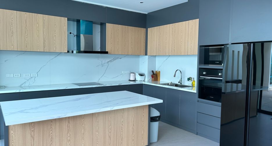 Villa en alquiler de 4 habitaciones en Bang Lamung, Chonburi