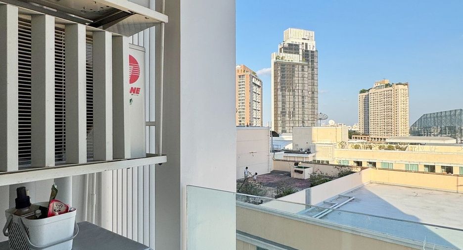 For rent 1 bed condo in Khlong Toei, Bangkok