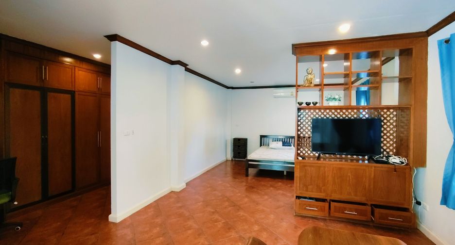 For rent 2 bedrooms villa in Mueang Phuket, Phuket