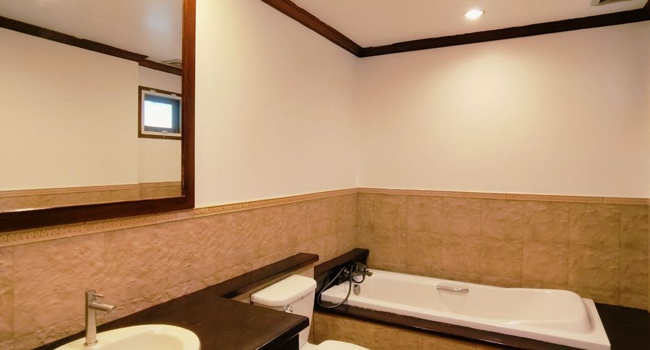 For rent 2 bedrooms villa in Mueang Phuket, Phuket