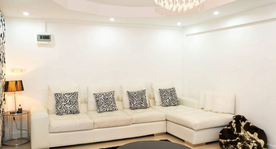 Reihenhaus zum Kauf und zur Miete mit 4 Zimmer in Bang Lamung, Chonburi