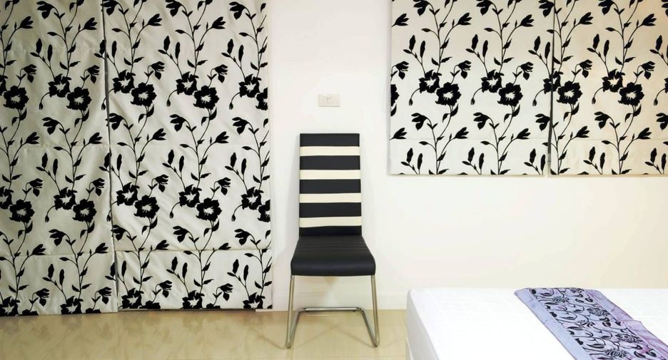 Reihenhaus zum Kauf und zur Miete mit 4 Zimmer in Bang Lamung, Chonburi