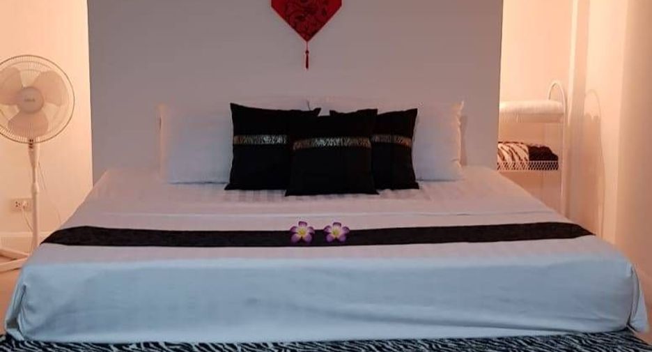 Reihenhaus zum Kauf und zur Miete mit 4 Zimmer in Bang Lamung, Chonburi