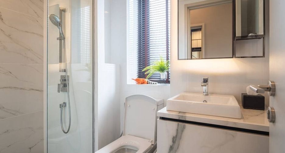 For rent 1 bed condo in Phra Khanong, Bangkok