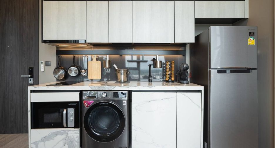 For rent 1 bed condo in Phra Khanong, Bangkok