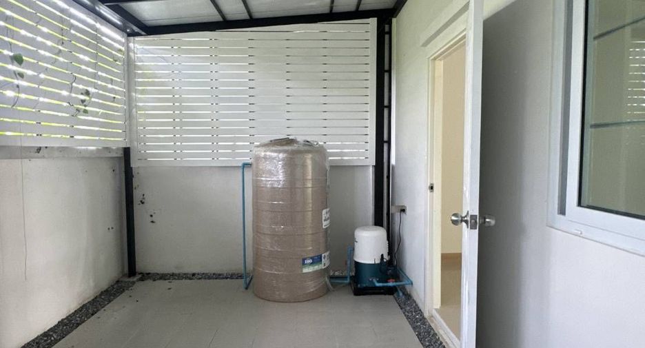 For rent 3 bedrooms townhouse in Don Mueang, Bangkok
