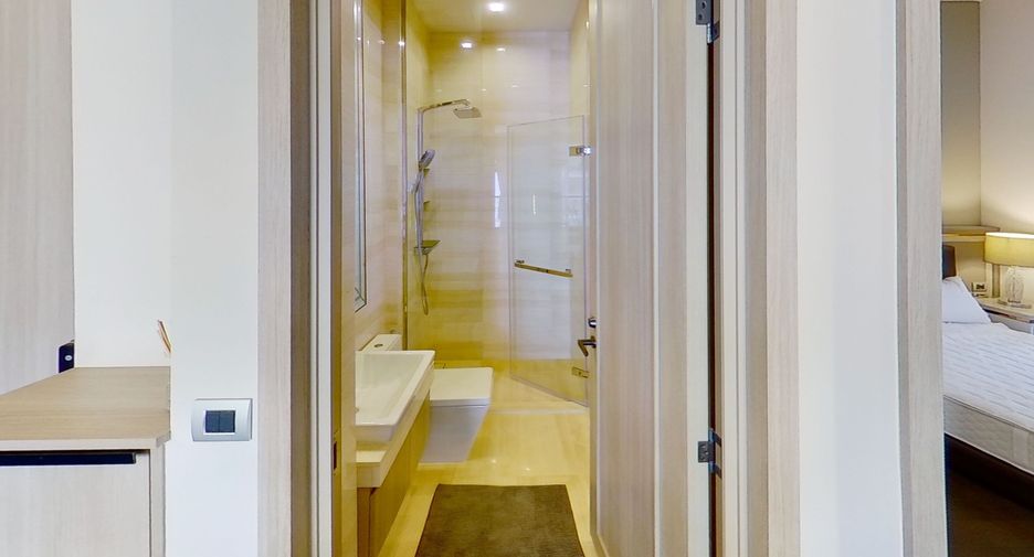 For rent 2 bedrooms condo in Khlong Toei, Bangkok