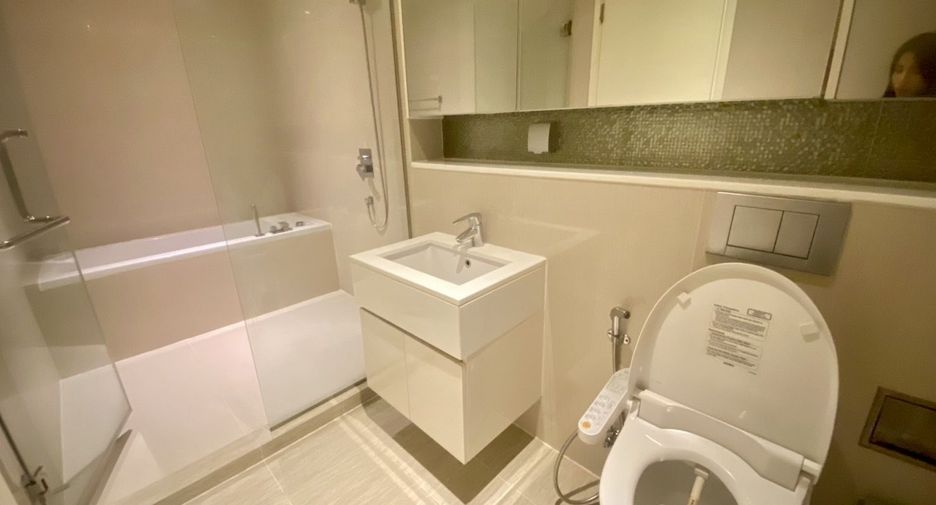 For rent 1 bed condo in Watthana, Bangkok