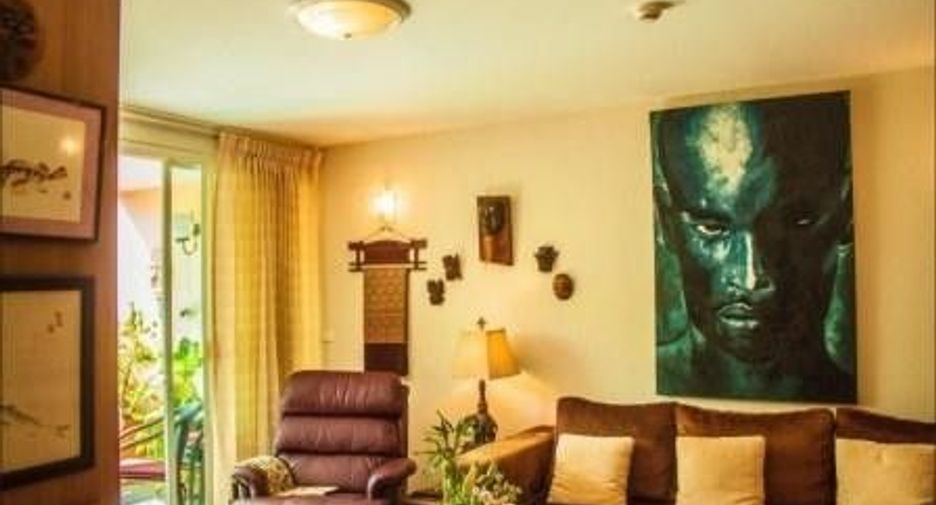 For rent 3 bedrooms condo in Watthana, Bangkok