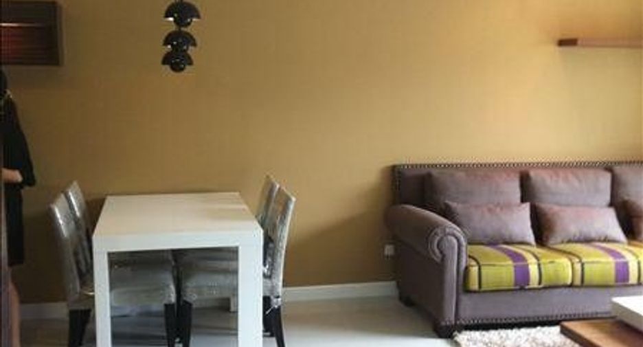 For rent 2 bedrooms condo in Watthana, Bangkok
