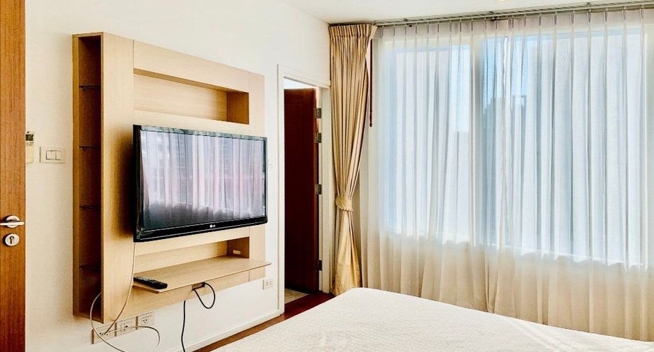 For rent 2 bedrooms condo in Watthana, Bangkok