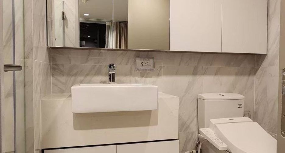 Condo en alquiler de 1 habitaciones en Khlong Toei, Bangkok