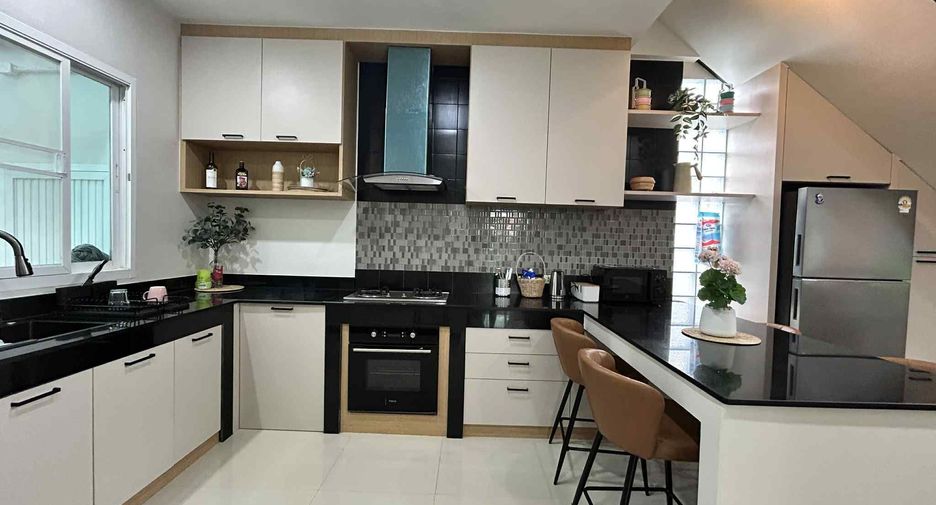 For rent 4 bedrooms villa in Thalang, Phuket