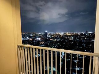 À louer 1 chambre condo à Khlong San, Bangkok