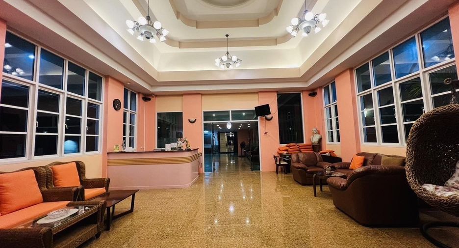 For sale 75 bedrooms hotel in Bang Lamung, Chonburi