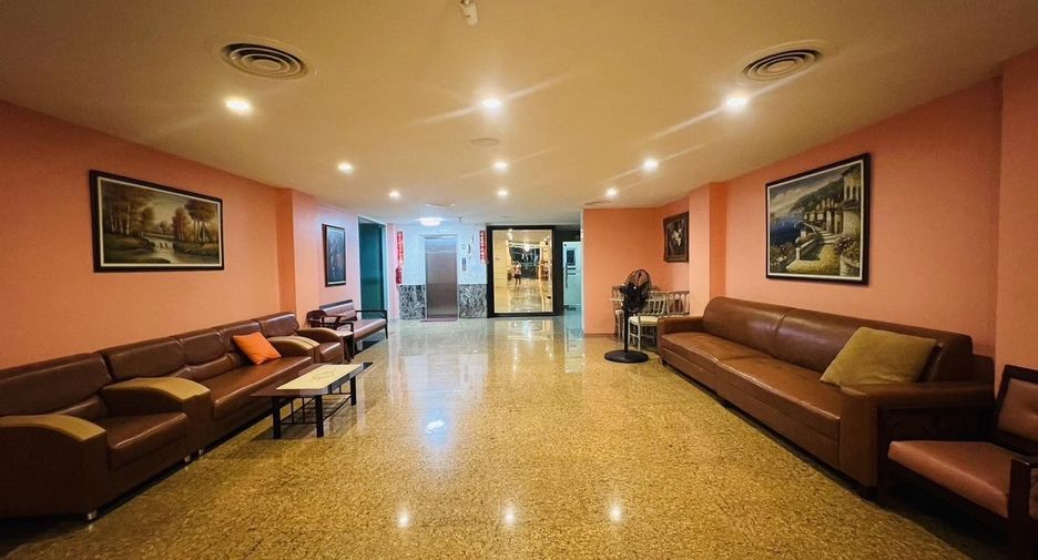 For sale 75 bedrooms hotel in Bang Lamung, Chonburi