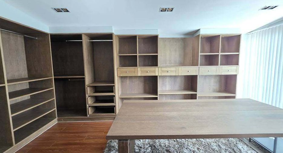 Аренда 6 спальни дом в Банг Капи, Бангкок