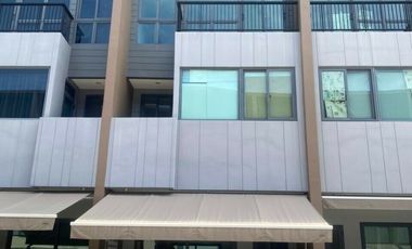 Reihenhaus zum Kauf mit 3 Zimmer in Phra Pradaeng, Samut Prakan