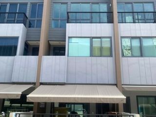 Продажа 3 спальни таунхаус в Phra Pradaeng, Самутпракан