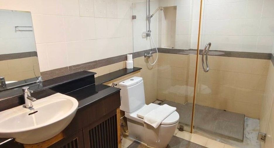 For rent 5 bedrooms villa in Bang Lamung, Chonburi