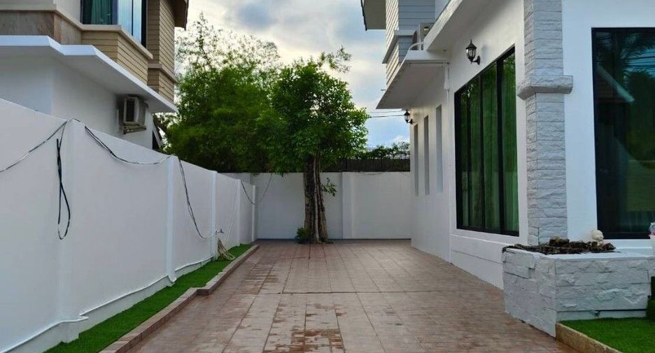 For rent 5 bedrooms villa in Bang Lamung, Chonburi
